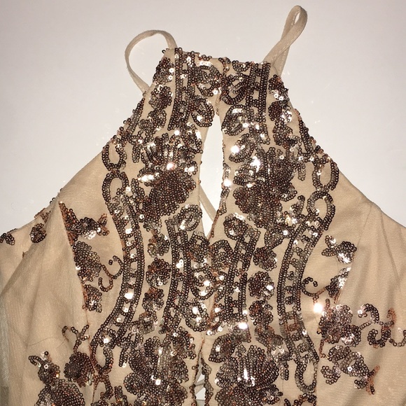 Gold body on sequence dress - Picture 3 of 6